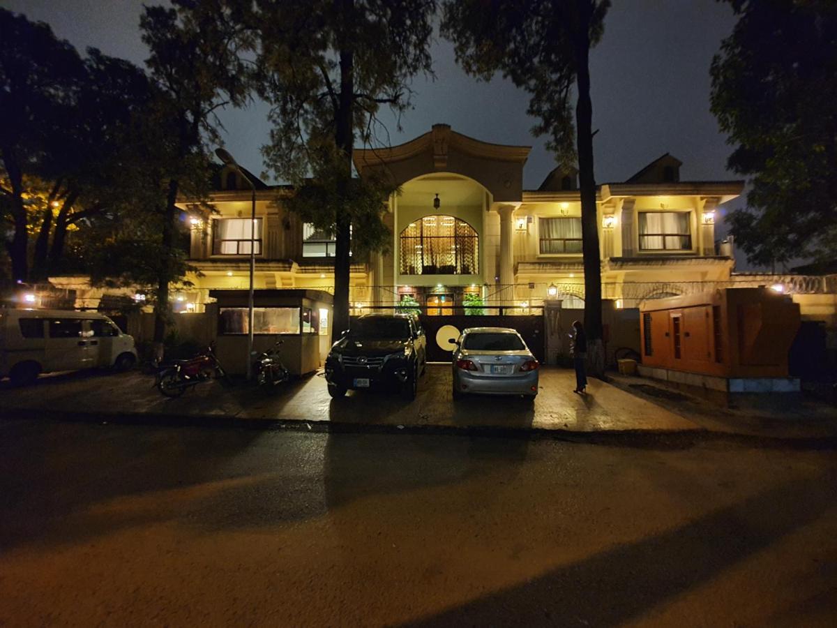 ชาเลต์อิสลามาบัด Bed & Breakfast ภายนอก รูปภาพ