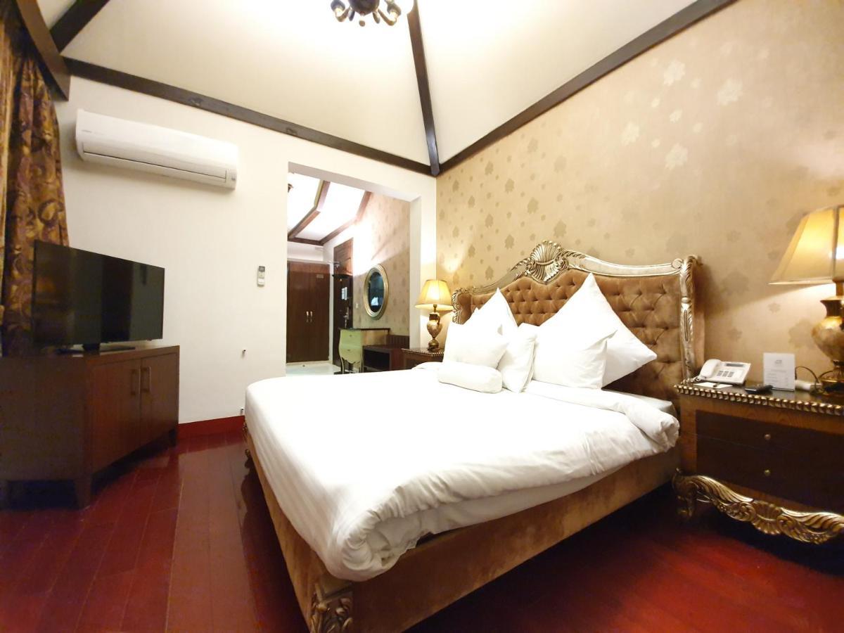 ชาเลต์อิสลามาบัด Bed & Breakfast ภายนอก รูปภาพ