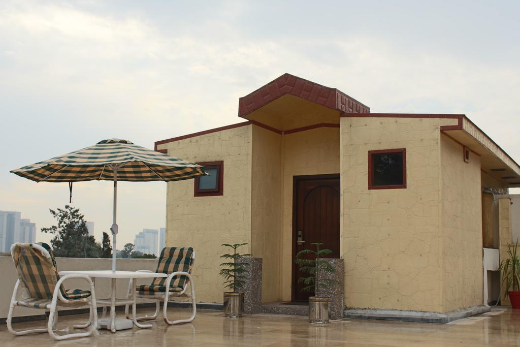 ชาเลต์อิสลามาบัด Bed & Breakfast ภายนอก รูปภาพ