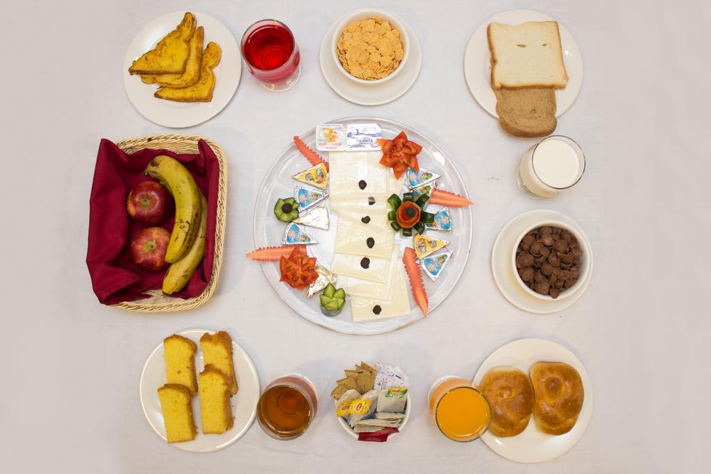 ชาเลต์อิสลามาบัด Bed & Breakfast ภายนอก รูปภาพ