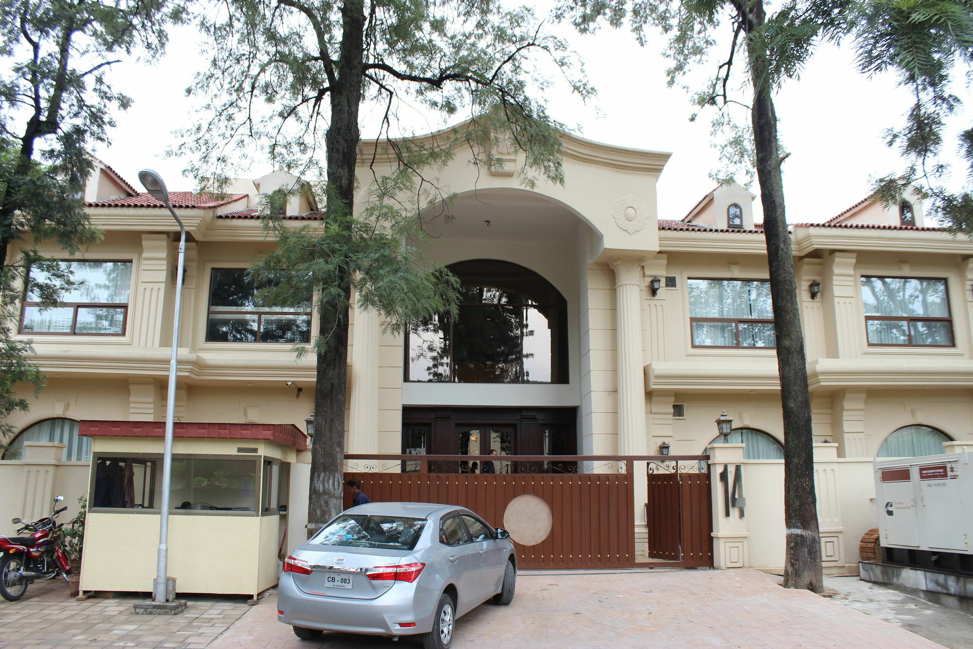 ชาเลต์อิสลามาบัด Bed & Breakfast ภายนอก รูปภาพ