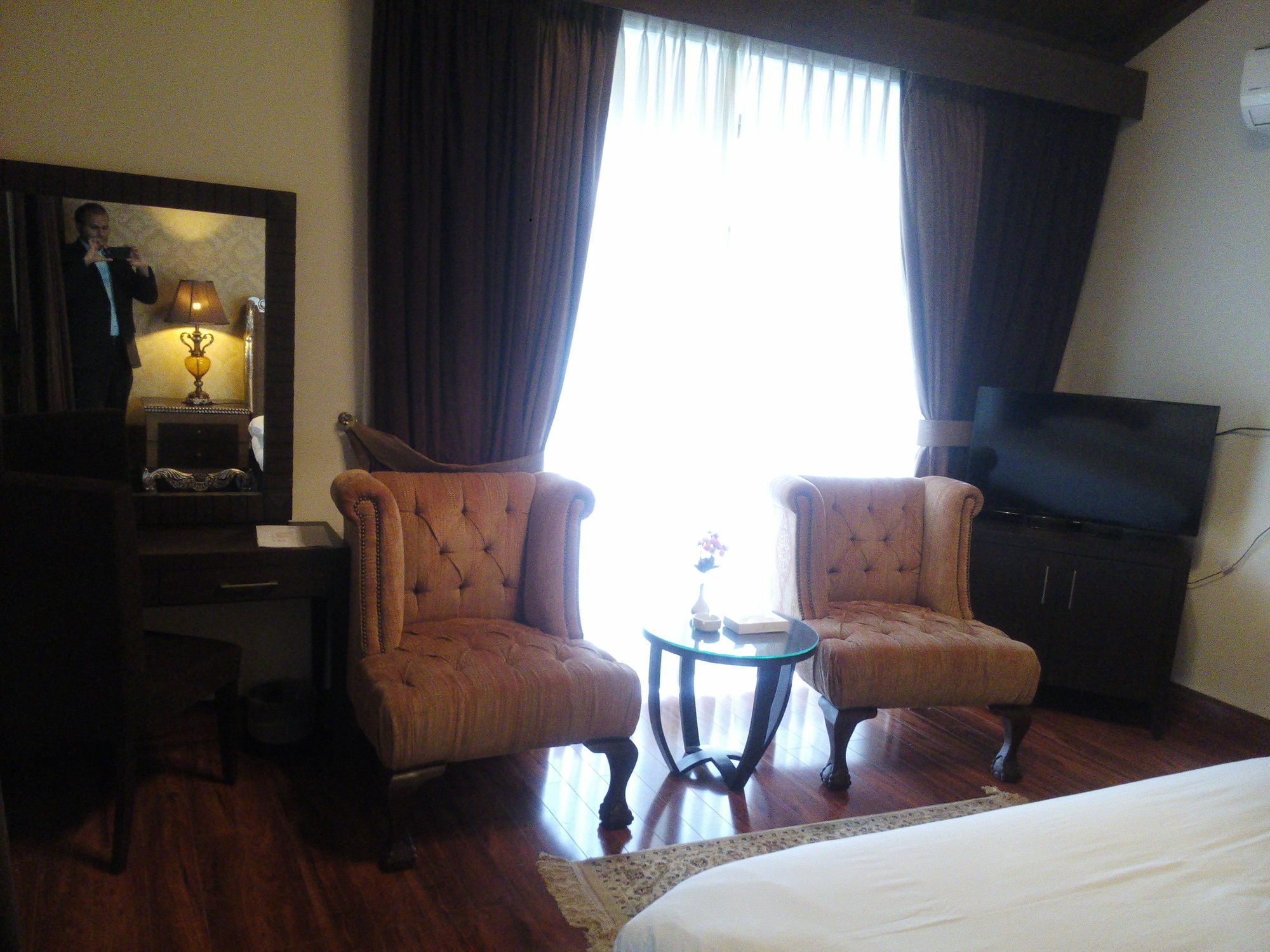 ชาเลต์อิสลามาบัด Bed & Breakfast ภายนอก รูปภาพ