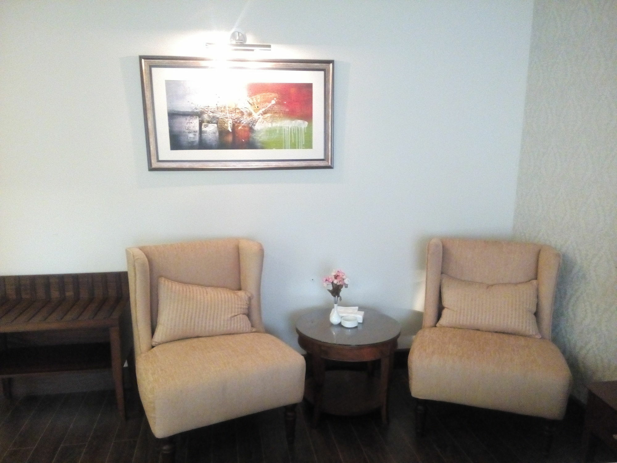 ชาเลต์อิสลามาบัด Bed & Breakfast ภายนอก รูปภาพ